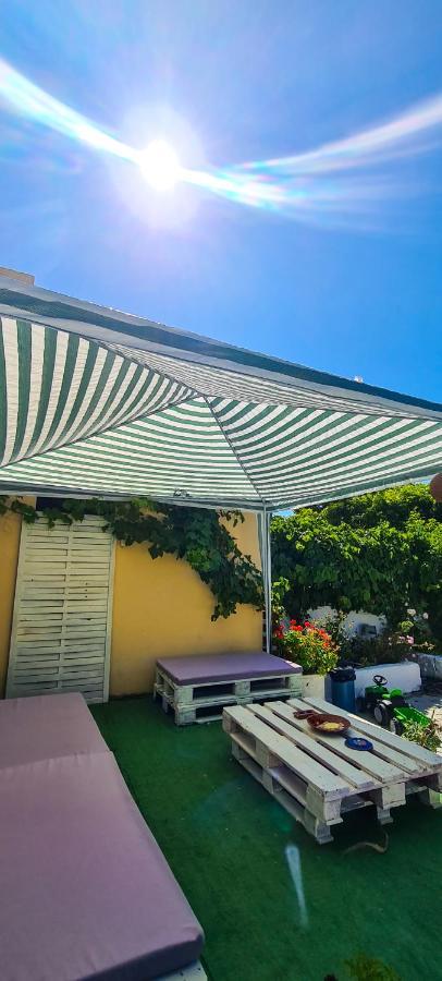 Chrysanthi Melitsa Apts. Sidari  Bagian luar foto