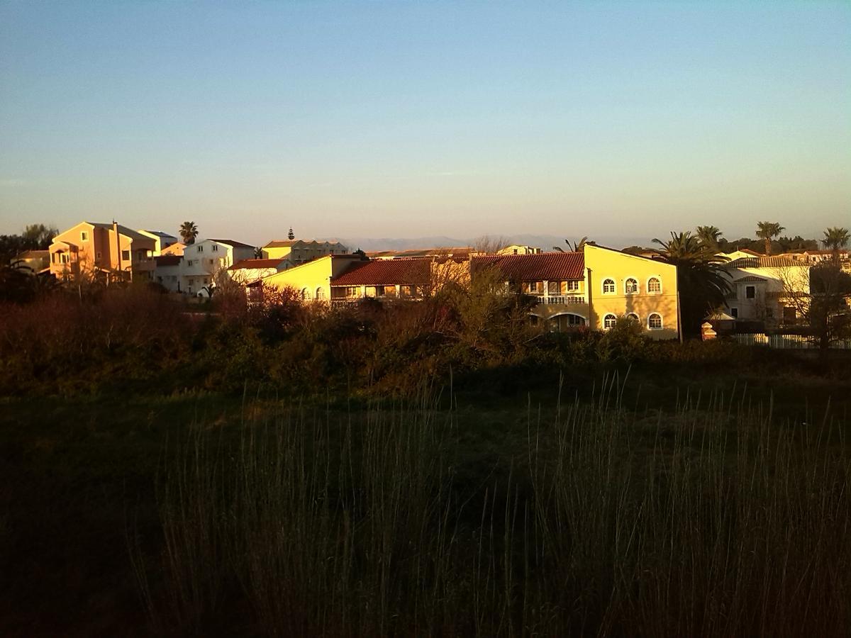 Chrysanthi Melitsa Apts. Sidari  Bagian luar foto