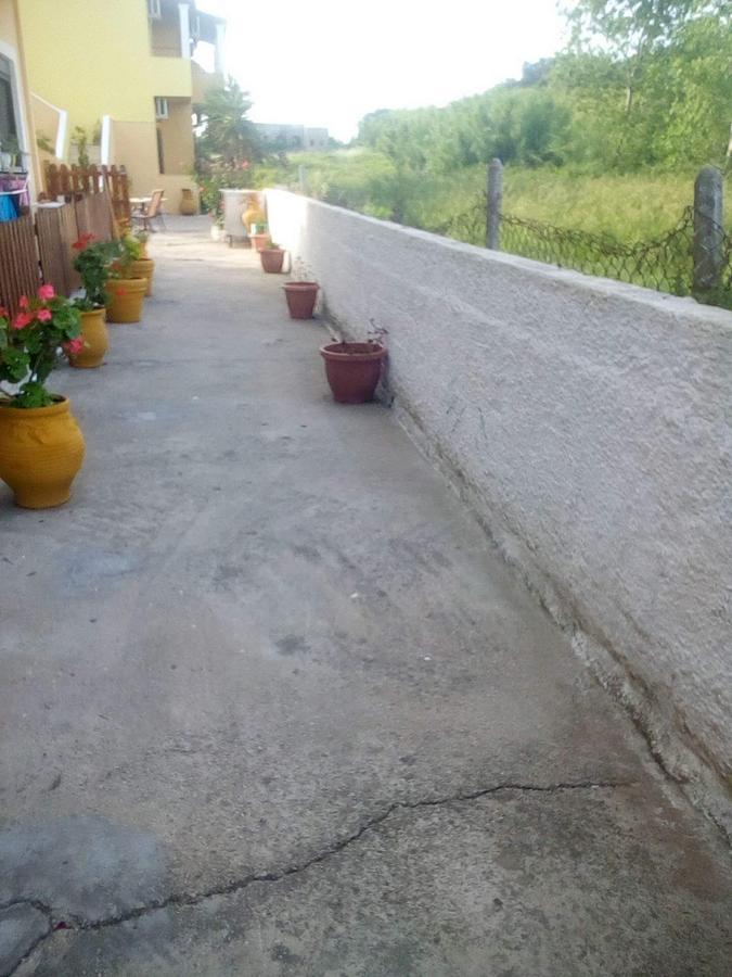 Chrysanthi Melitsa Apts. Sidari  Bagian luar foto