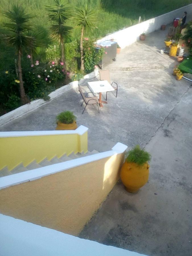 Chrysanthi Melitsa Apts. Sidari  Bagian luar foto