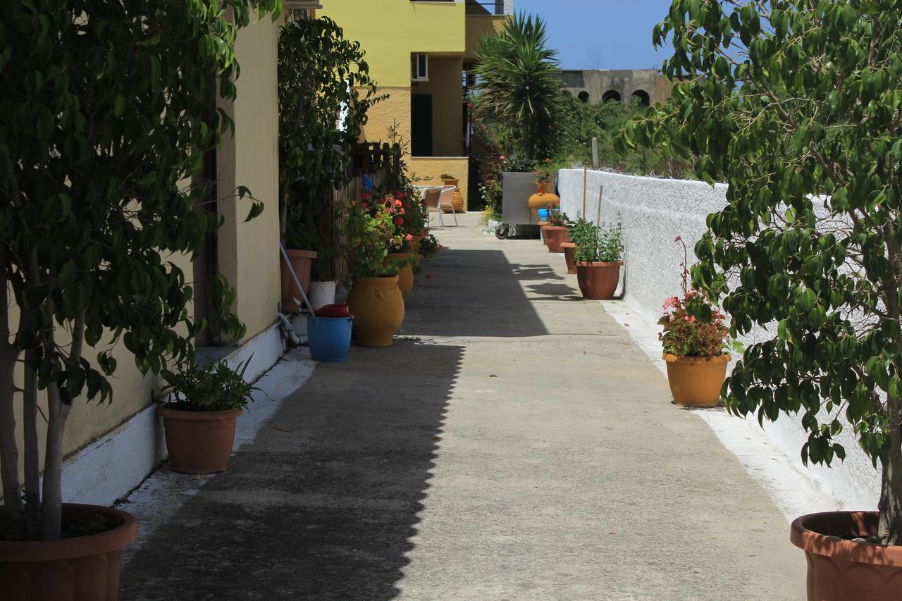 Chrysanthi Melitsa Apts. Sidari  Bagian luar foto